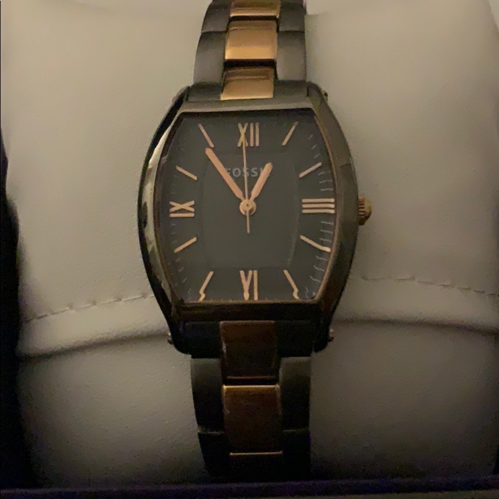 Don’t miss out  hot buy! Woman’s Fossil watch
